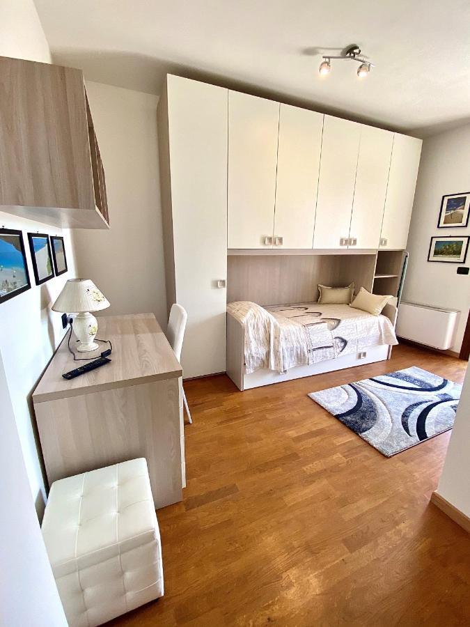 Dream Apartment Toscolano Maderno Bagian luar foto