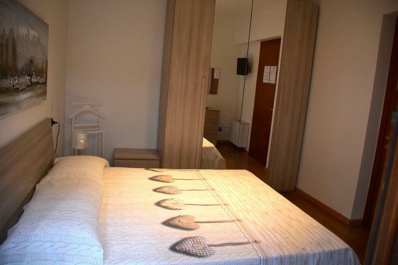 Dream Apartment Toscolano Maderno Bagian luar foto